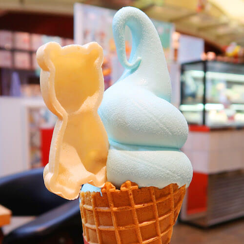 青いクマ かわいいソフトクリーム クマちゃんカフェ 岐阜いただきます